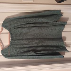 Lauren Conrad super soft sweater.        🩷 3